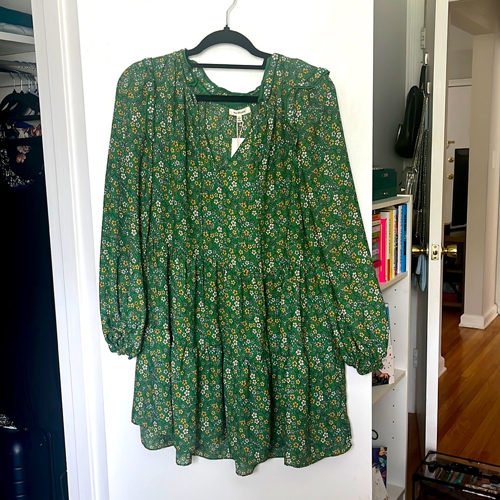 Max studio never worn mini dress with long sleeves floral green
